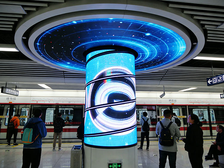 打造城市级网红地标：成都LED显示屏如何玩转裸眼3D与光影艺术