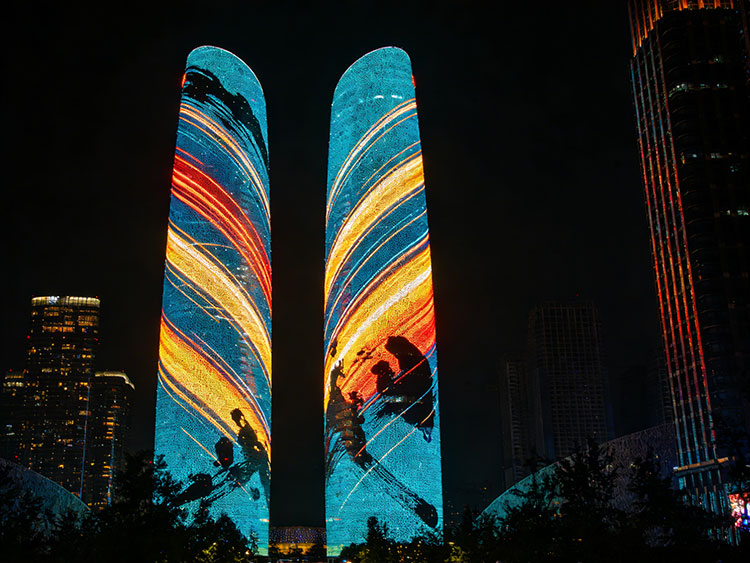 点亮成都夜空：盘点那些刷爆朋友圈的成都LED显示屏地标，谁是你的心头好？