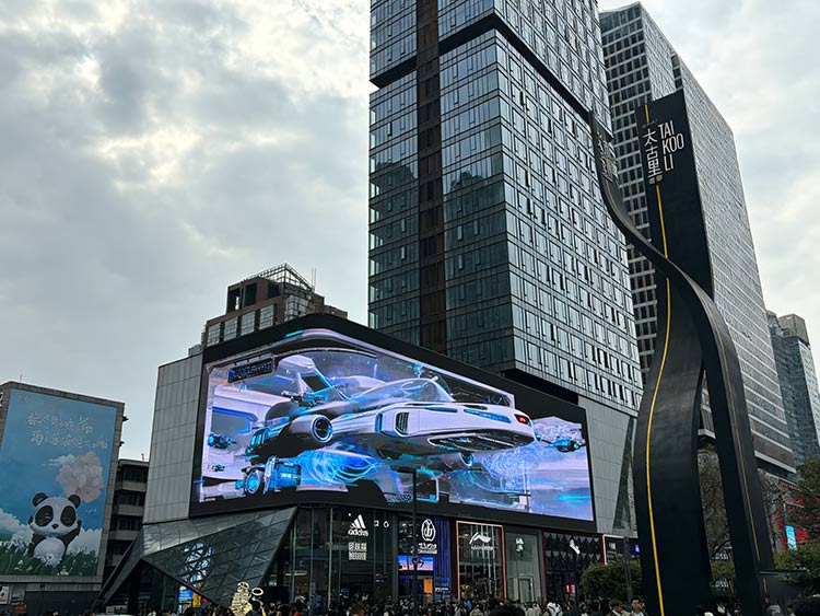 成都LED显示屏维护实录：高温、潮湿环境下，如何延长屏幕寿命？
